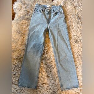 Abercrombie & Fitch 90’s Relaxed High Rise Jeans 
CURVE LOVE SIZE 24